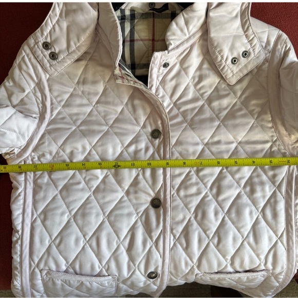 Burberry Quilted Jacket with Plaid Design - Picture 11 of 15
